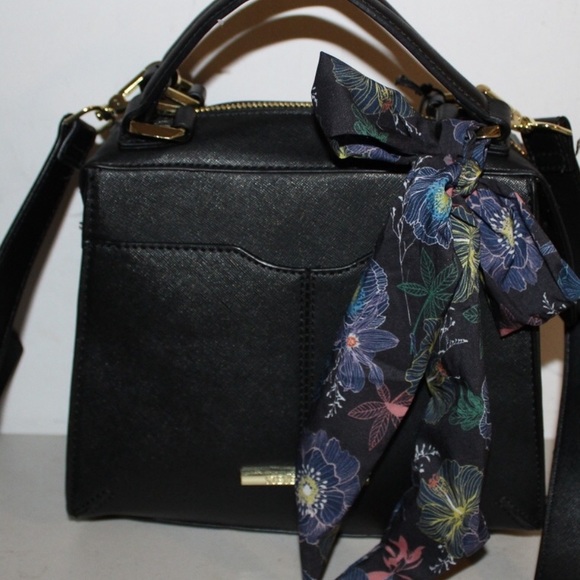 Steve Madden Handbags - Steve Madden breese crossbody mini bag with scarf